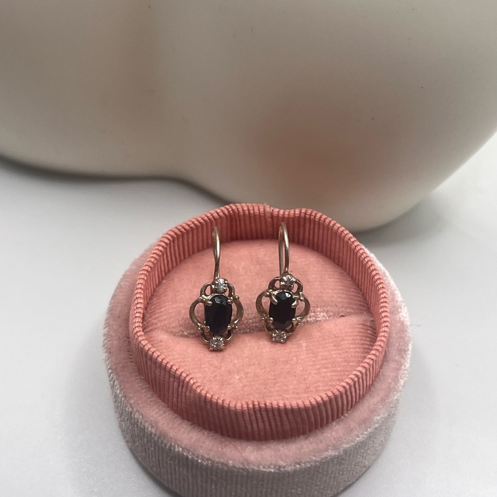 Elegant‎ Silver and Onyx earrings with diamond accent